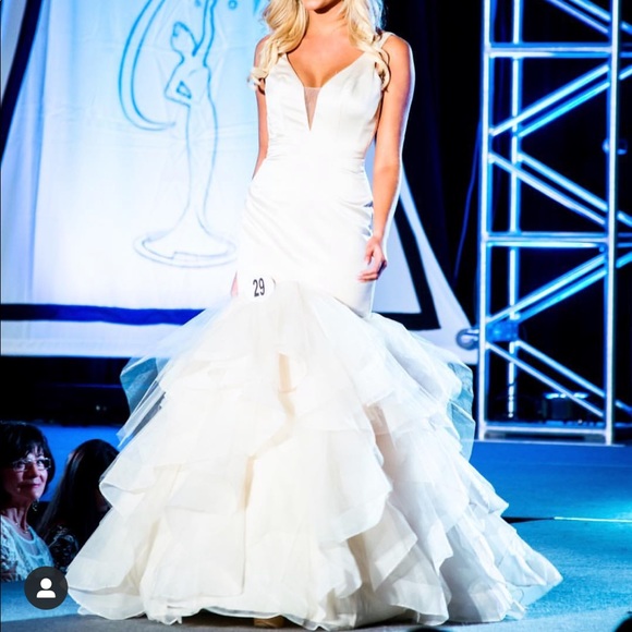 Champagne Evening Gown - Picture 1 of 8